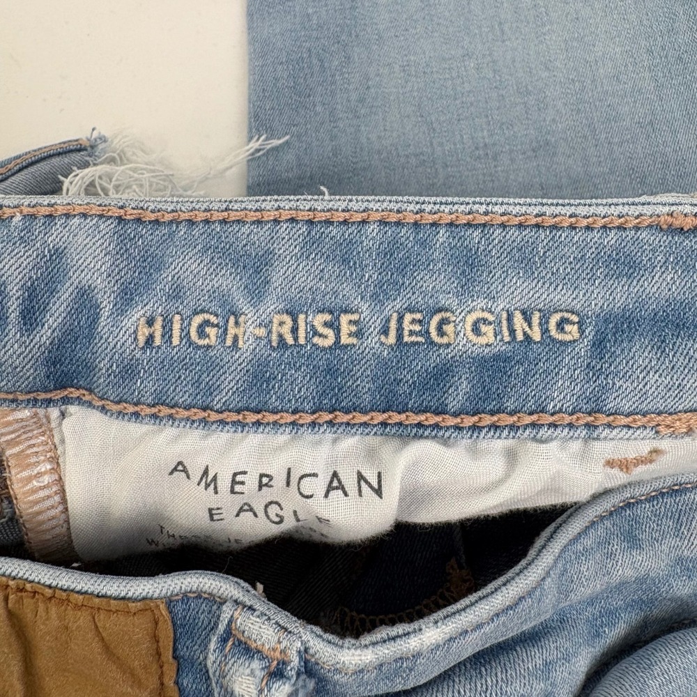 American Eagle High Rise Jegging Light Wash Distressed Frayed Hem Jeans Size 10 - Picture 8 of 11